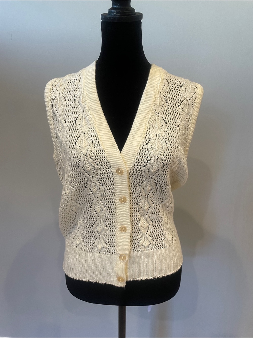 Cream Knit Button-Front Sleeveless Sweater Vest super vintage like new